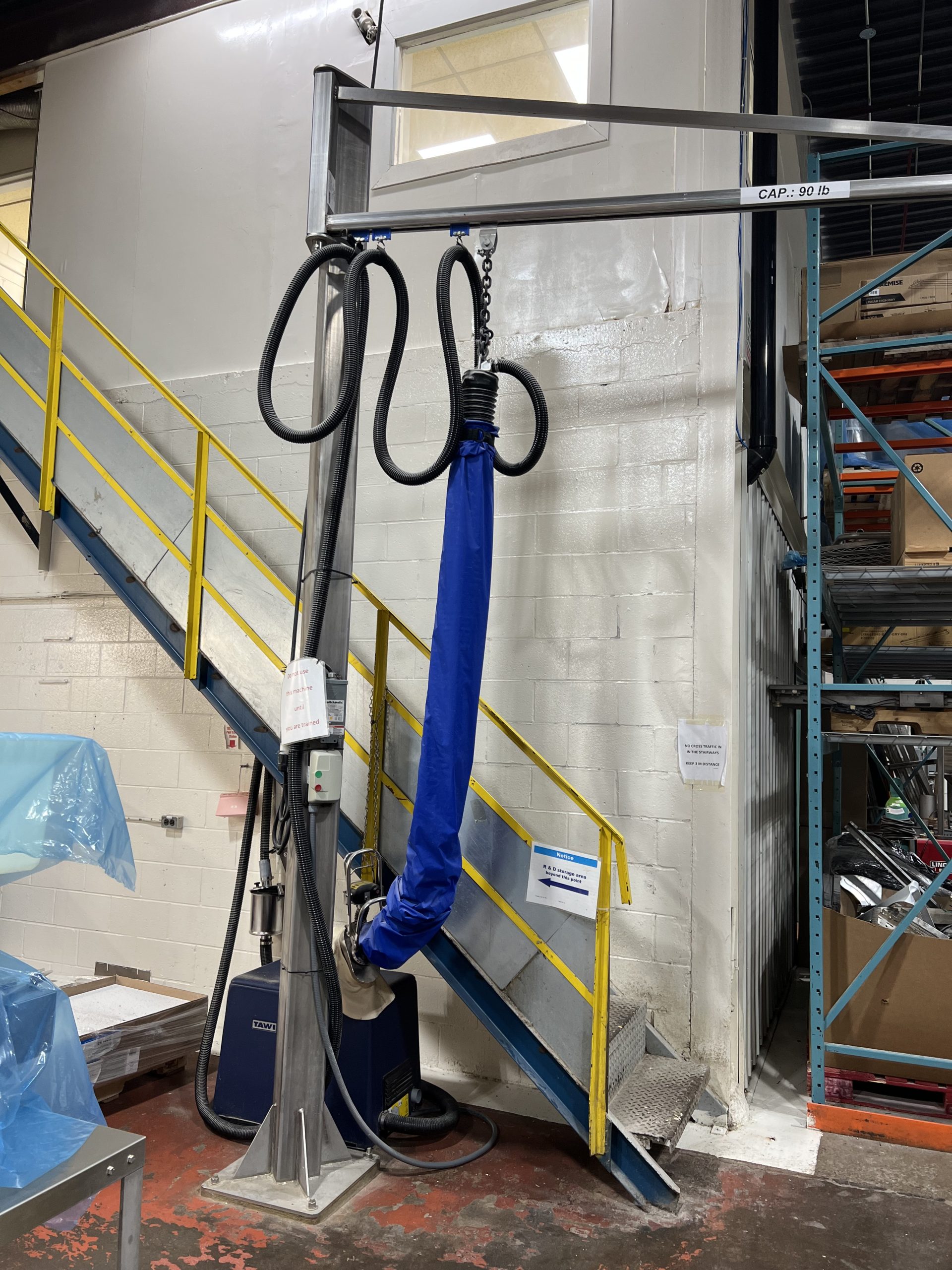 Multifunctional vacuum lift system